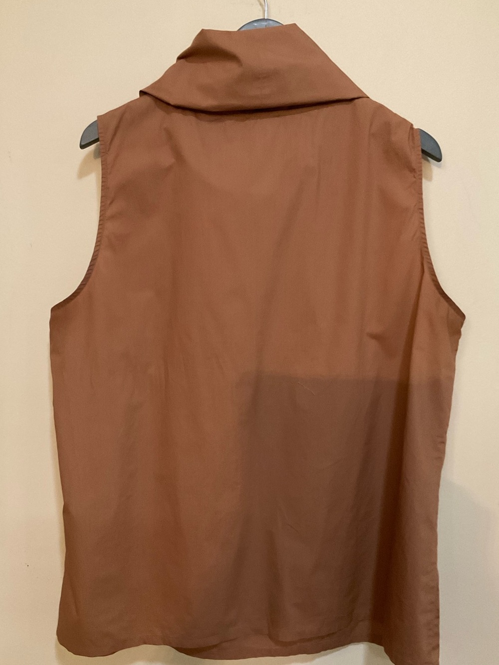 Marcy Sleeveless Top
European Poplin Cotton Turtleneck Top - Picture 6 of 9